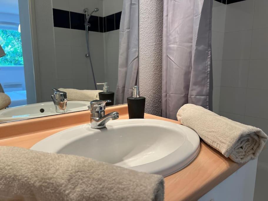T2 Calme Et Paisible Parking Apartamento Carcassonne Exterior foto